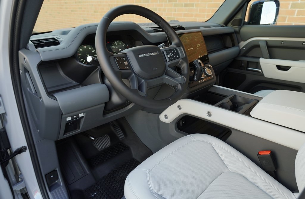 2026 LAND ROVER DEFENDER - Image 12