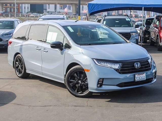 2023 Honda Odyssey SPORT's photo