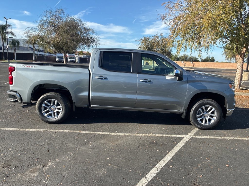 2026 Chevrolet Silverado 1500 LT photo 2