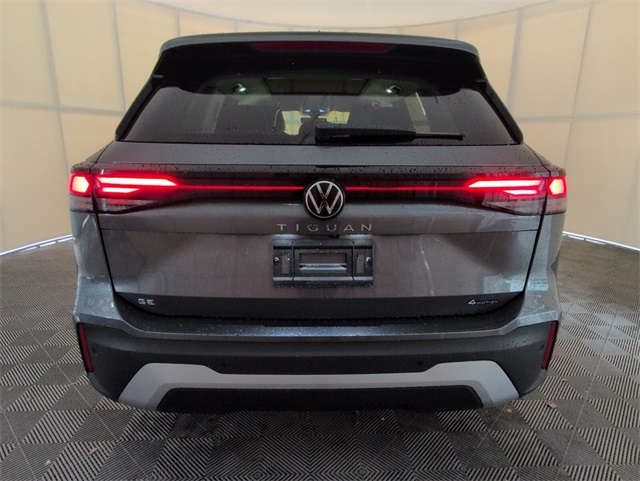 2025 Volkswagen Tiguan SE photo 9