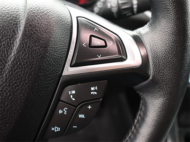 2024 Ford Edge Titanium photo 2