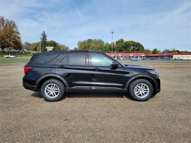 2026 Ford Explorer photo 3