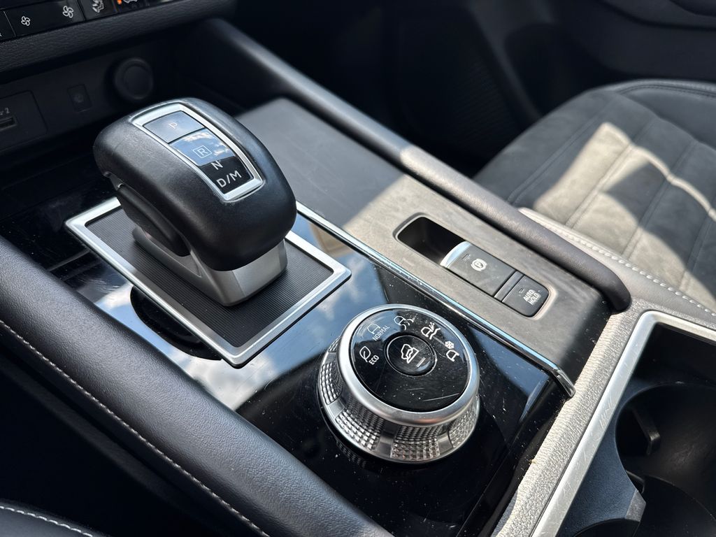 2024 Mitsubishi Outlander SE photo 30
