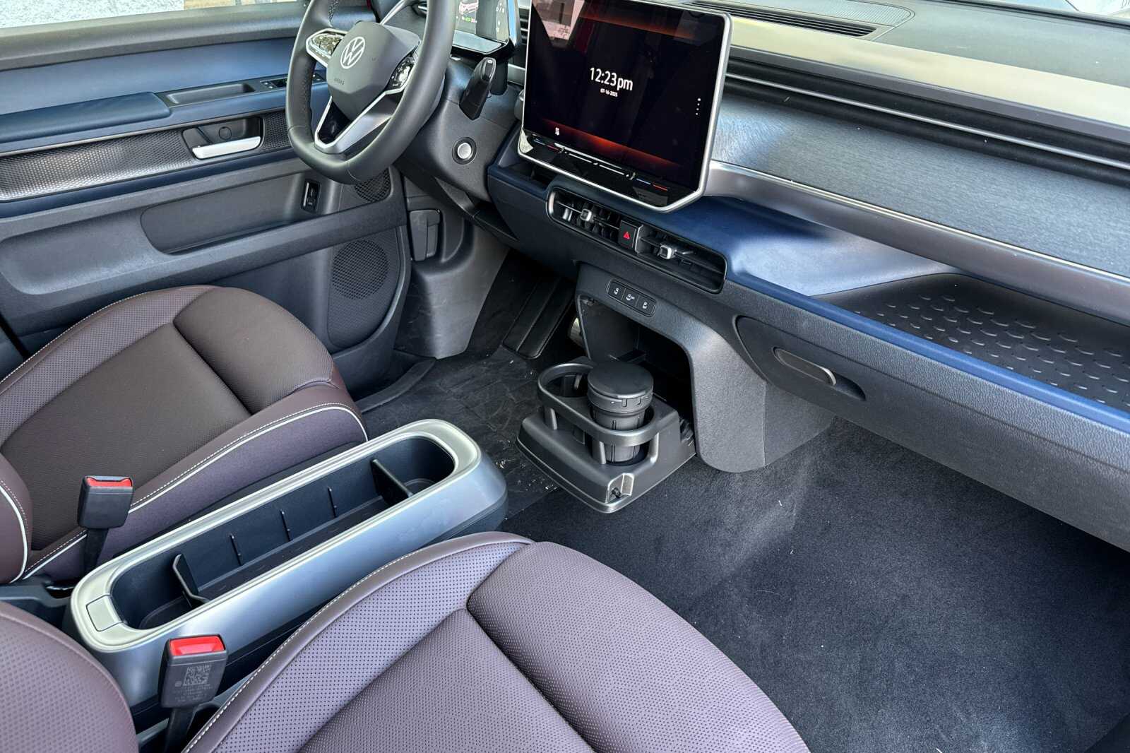 2025 Volkswagen ID. Buzz Pro Plus photo 15