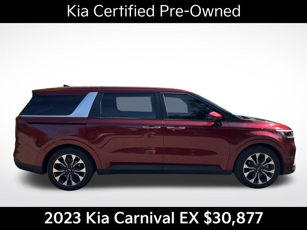 2023 Kia Carnival EX photo 2