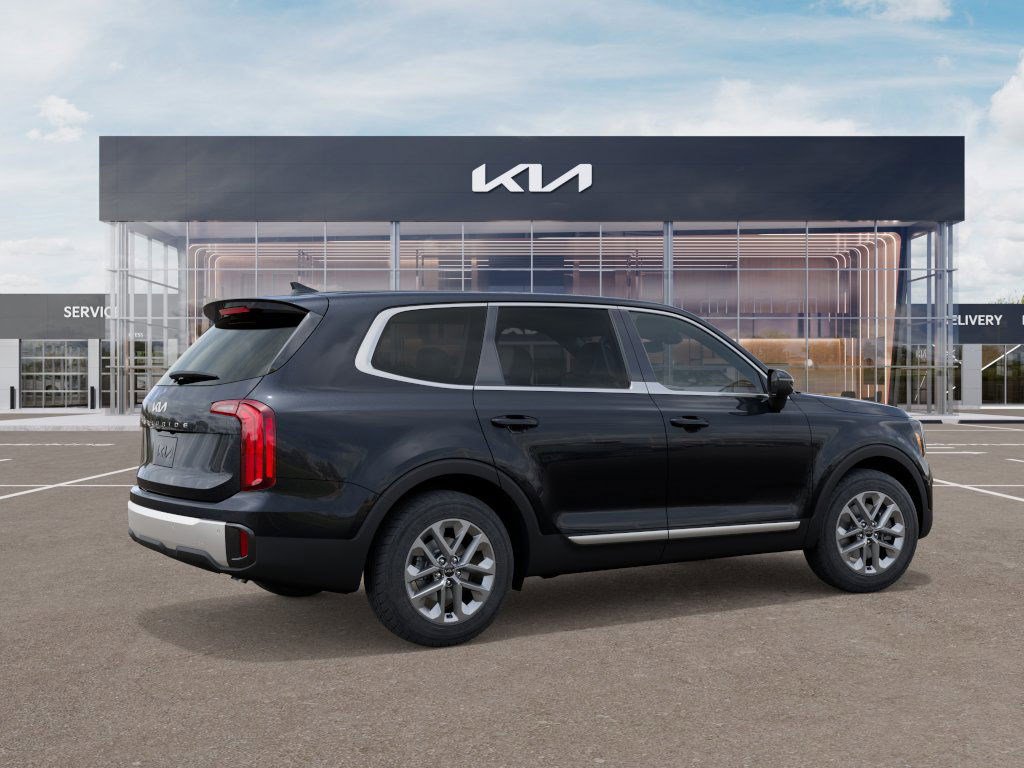 2025 Kia Telluride LX photo 5