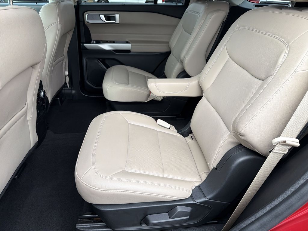 2022 Ford Explorer Limited photo 3
