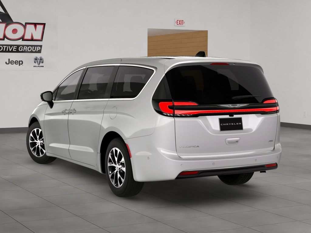 2026 Chrysler Pacifica photo 3