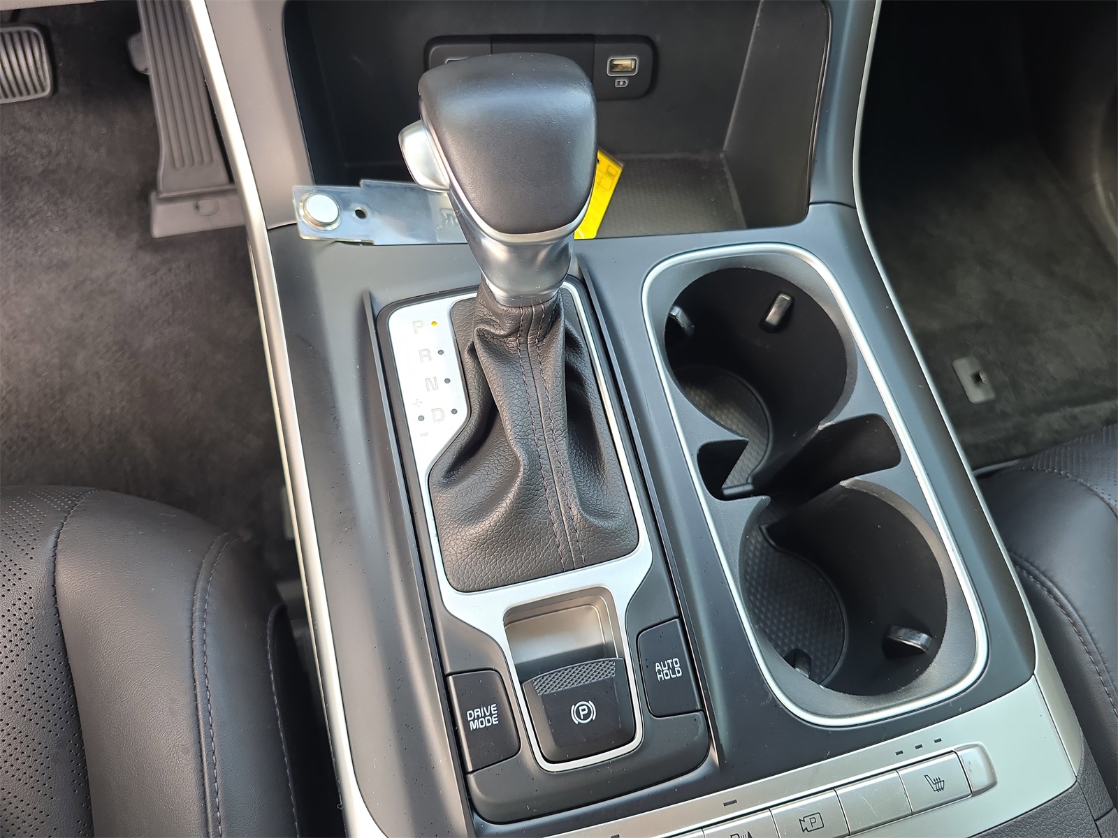 2024 Kia Carnival LX photo 20