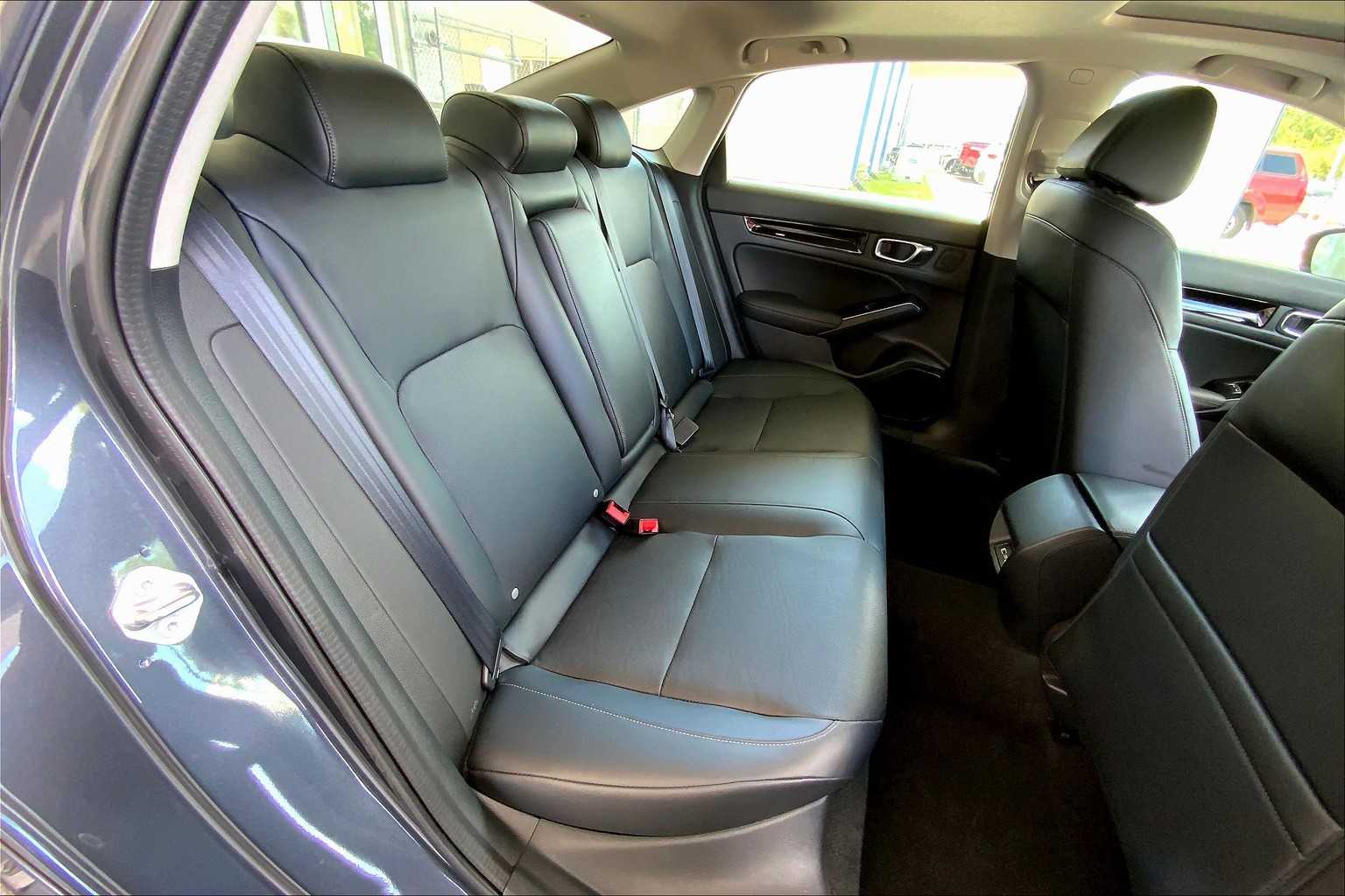 2022 Honda Civic Touring photo 18