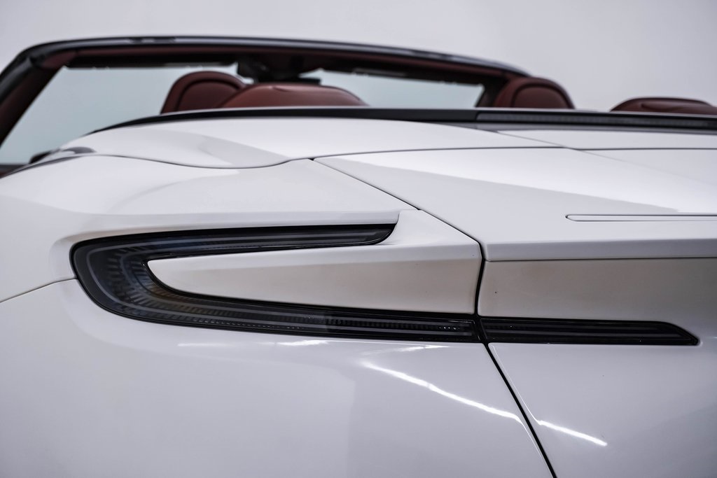 2021 Aston Martin DB11 AM5 photo 13
