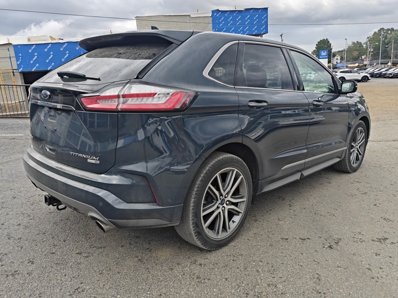 2019 Ford Edge Titanium photo 3
