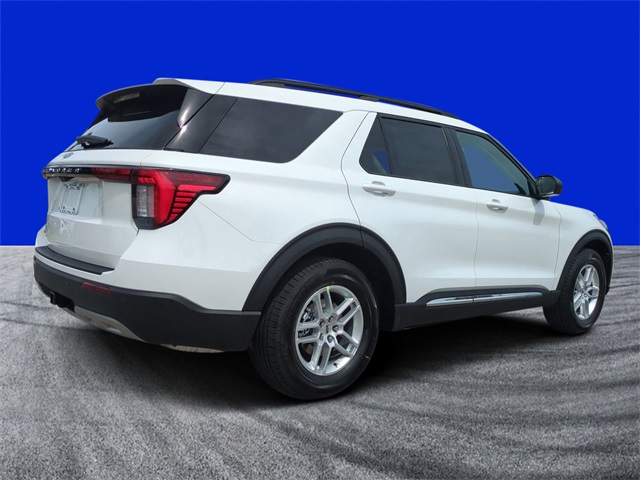 2025 Ford Explorer photo 2
