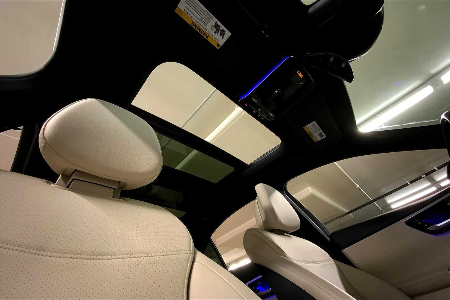 2022 Mercedes Benz C 300 photo 12