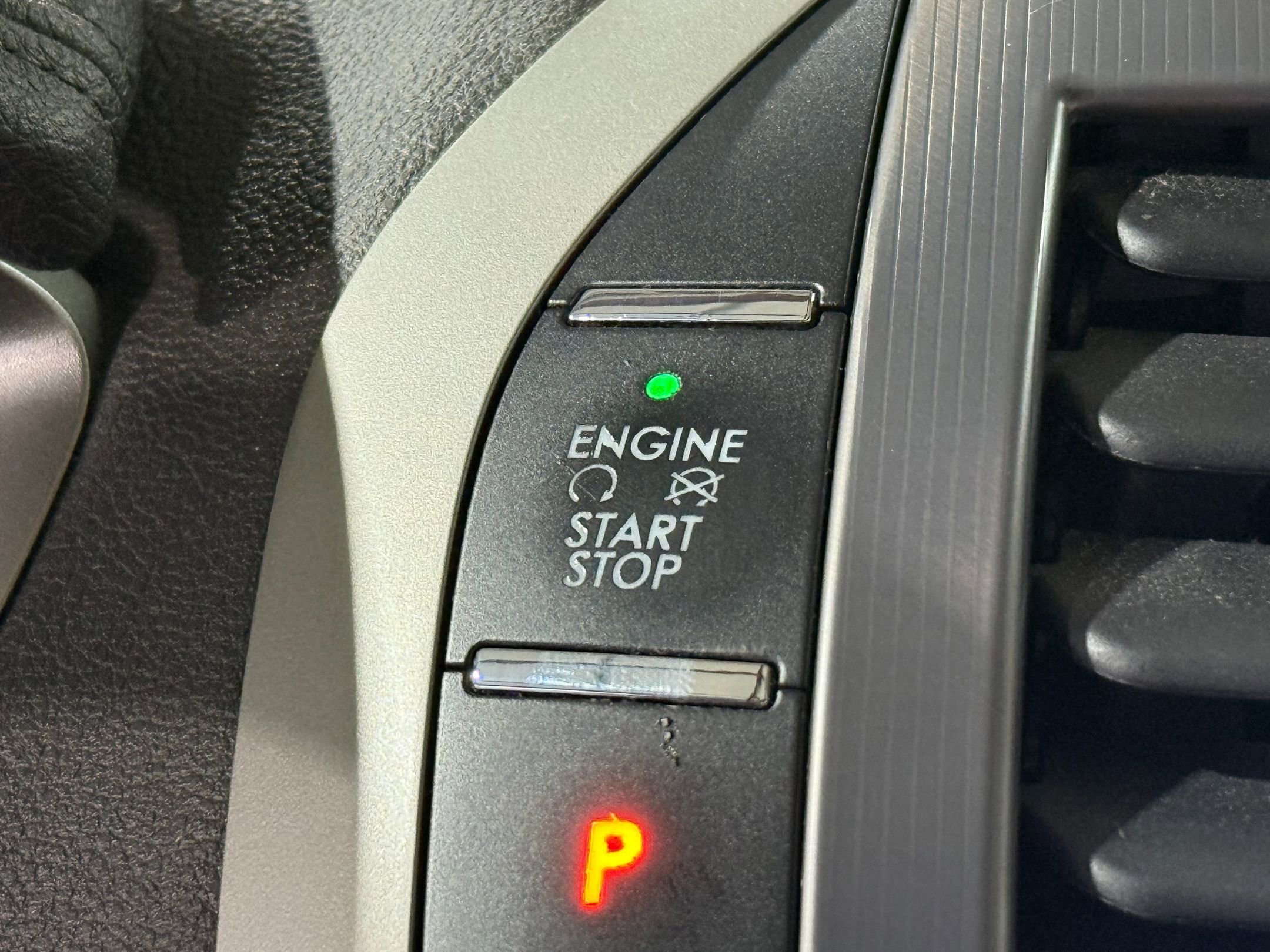 2020 Lincoln MKZ Hybrid Reserve photo 25