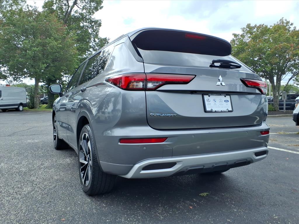 2022 Mitsubishi Outlander SEL photo 4