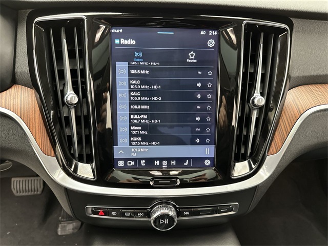 2023 Volvo S60 Recharge T8 Plus photo 6