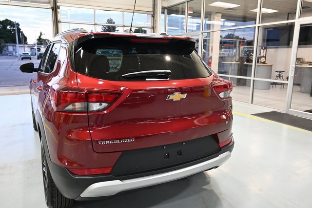 2024 Chevrolet Trailblazer LT photo 3