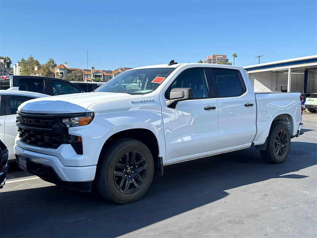 2022 Chevrolet Silverado 1500 Custom photo 2