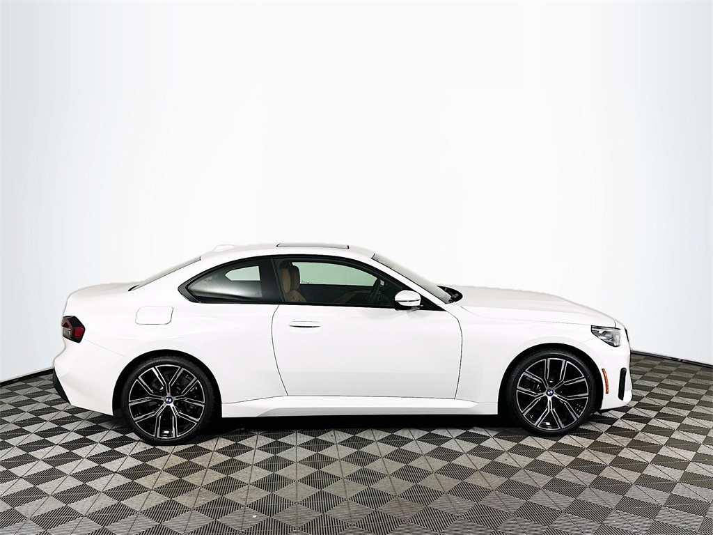 2024 Bmw 230i xDrive photo 4