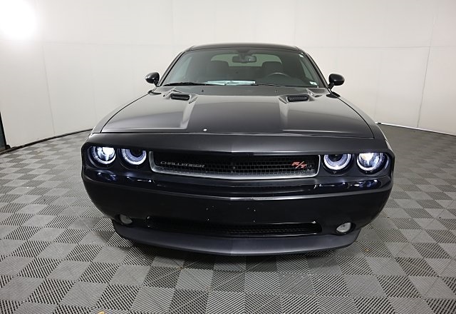 2014 Dodge Challenger R/T photo 3