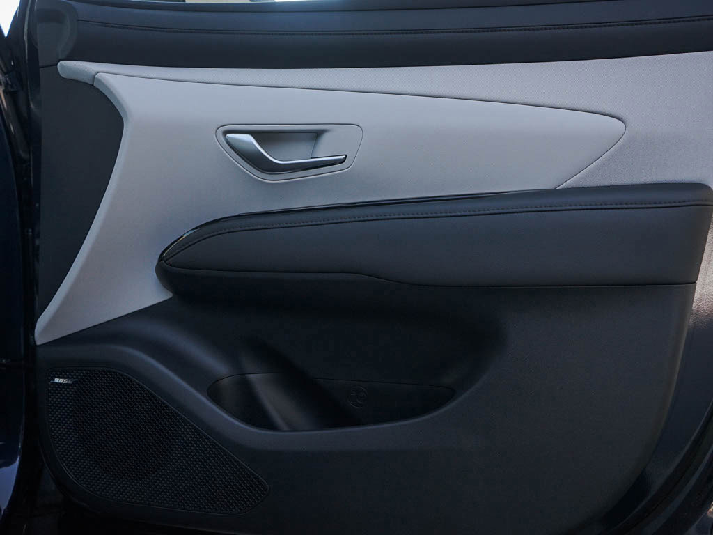 2025 Hyundai Tucson Hybrid Limited photo 8