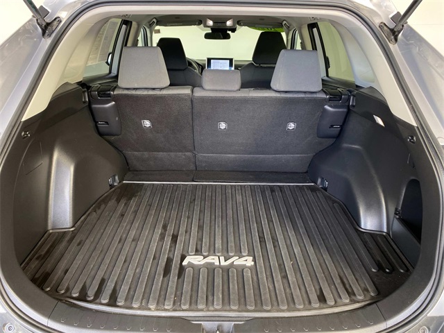 2023 Toyota RAV4 XLE photo 4