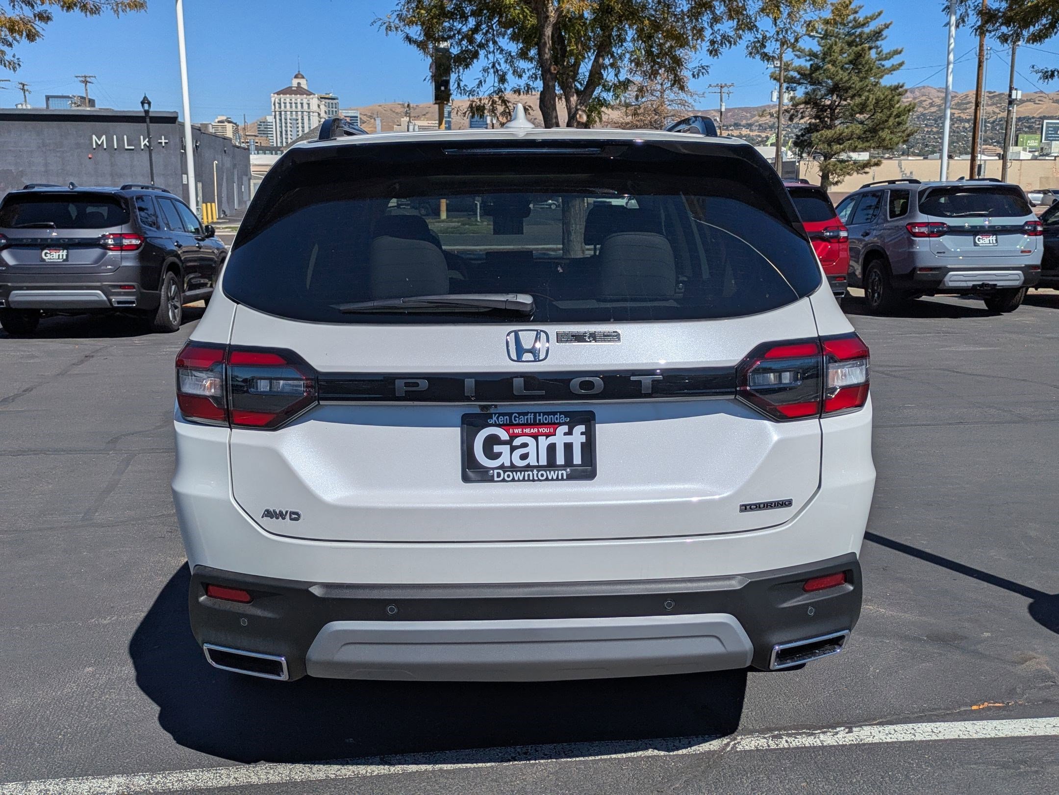 2025 Honda Pilot Touring photo 3