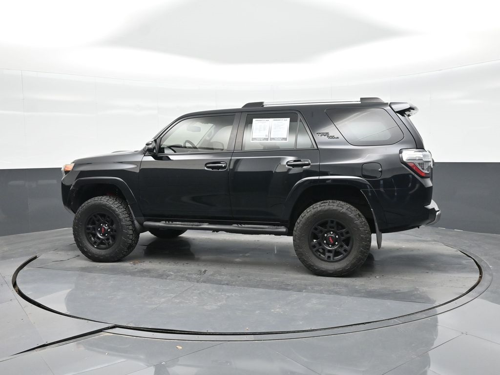 2017 Toyota 4Runner SR5 photo 4