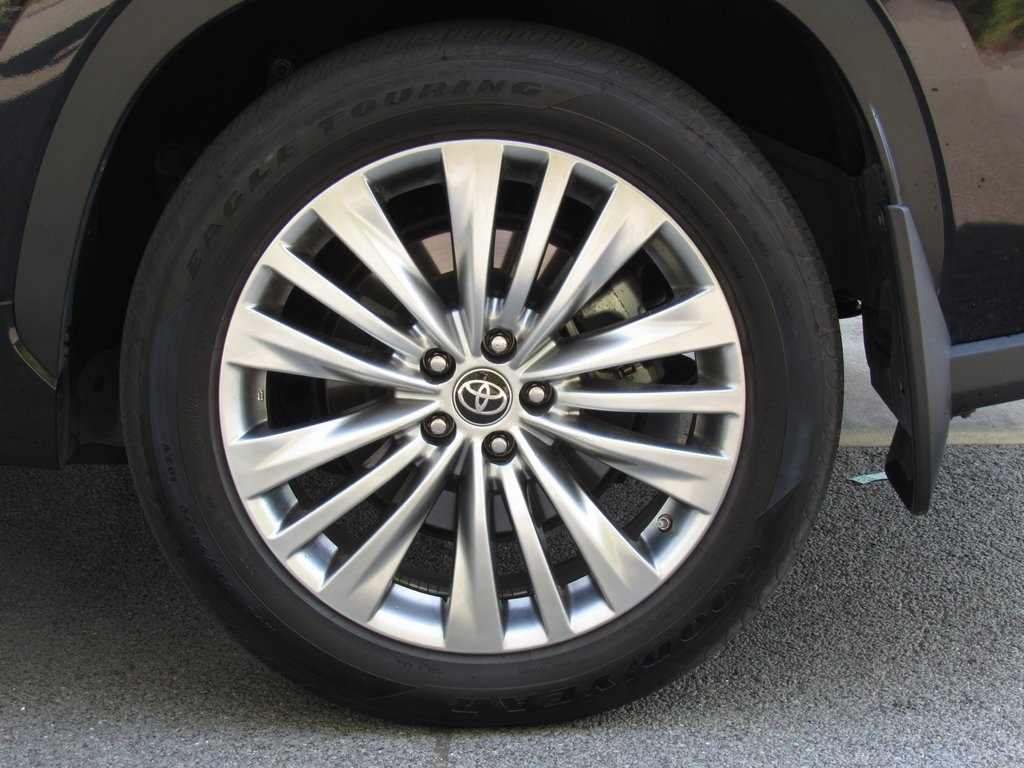 2023 Toyota Highlander Platinum photo 38