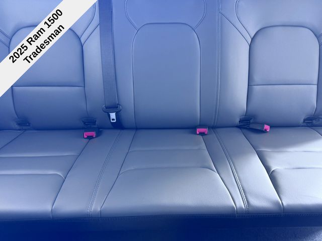 2025 Ram 1500 Tradesman photo 8