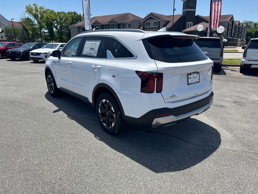 2025 Kia Sorento S photo 3