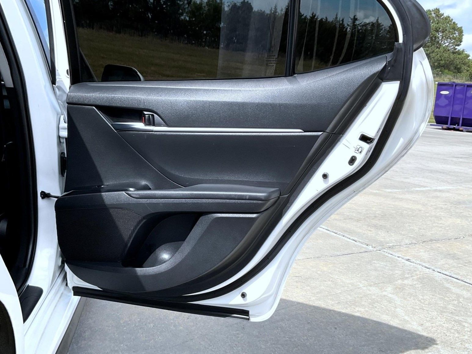 2018 Toyota Camry SE photo 17