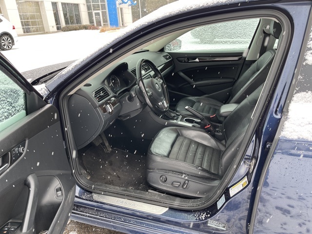 2014 Volkswagen Passat V6 SEL Premium photo 3