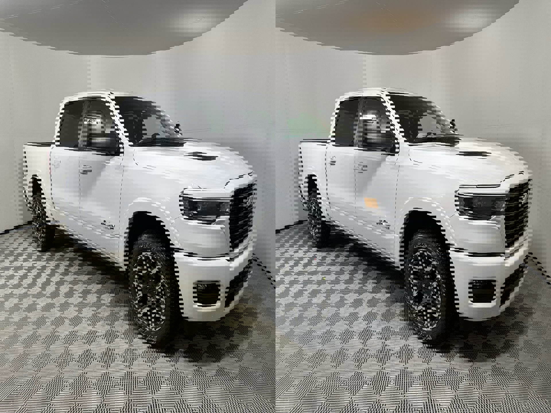 2025 Ram 1500 Laramie photo 2