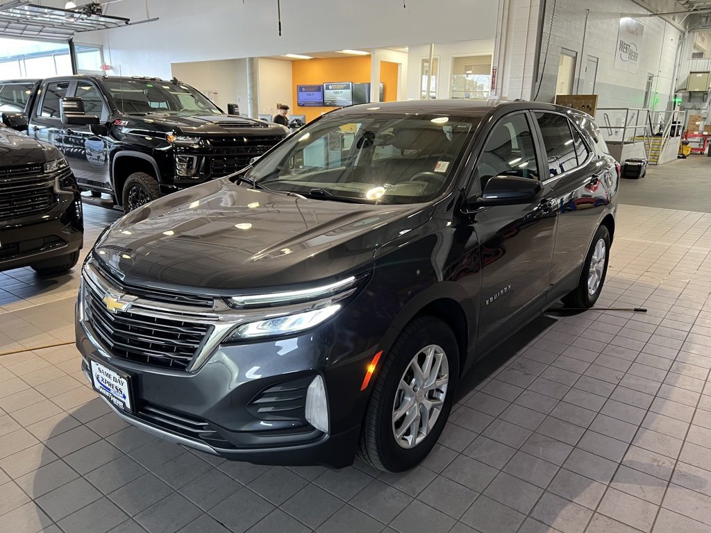 2022 Chevrolet Equinox LT photo 3