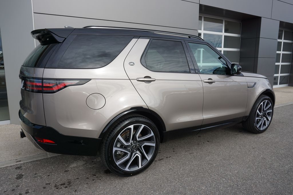 2025 Land Rover Discovery SE photo 4