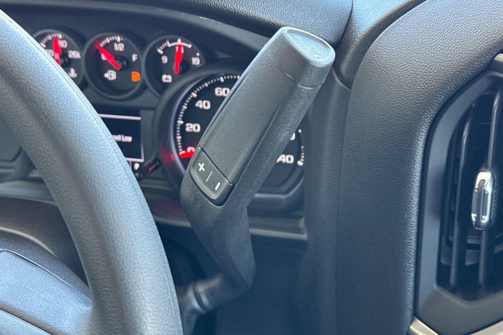 2025 Chevrolet Silverado 1500 Custom photo 19