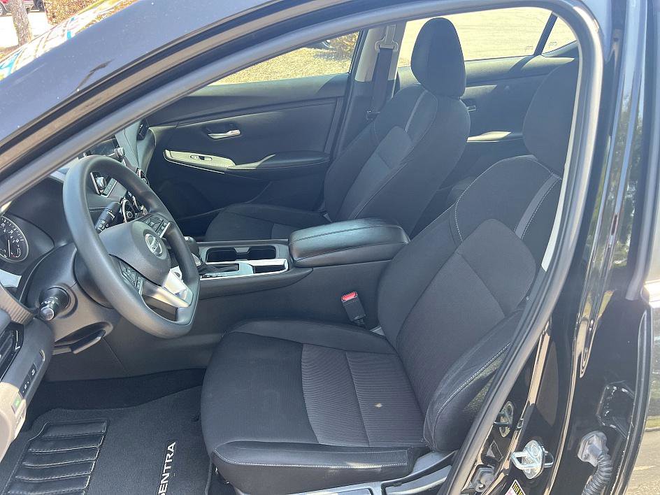 2023 Nissan Sentra SV photo 13