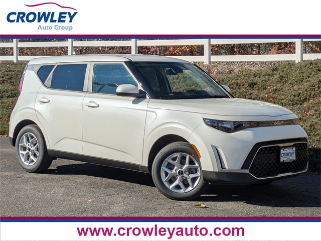 2025 Kia Soul LX's photo