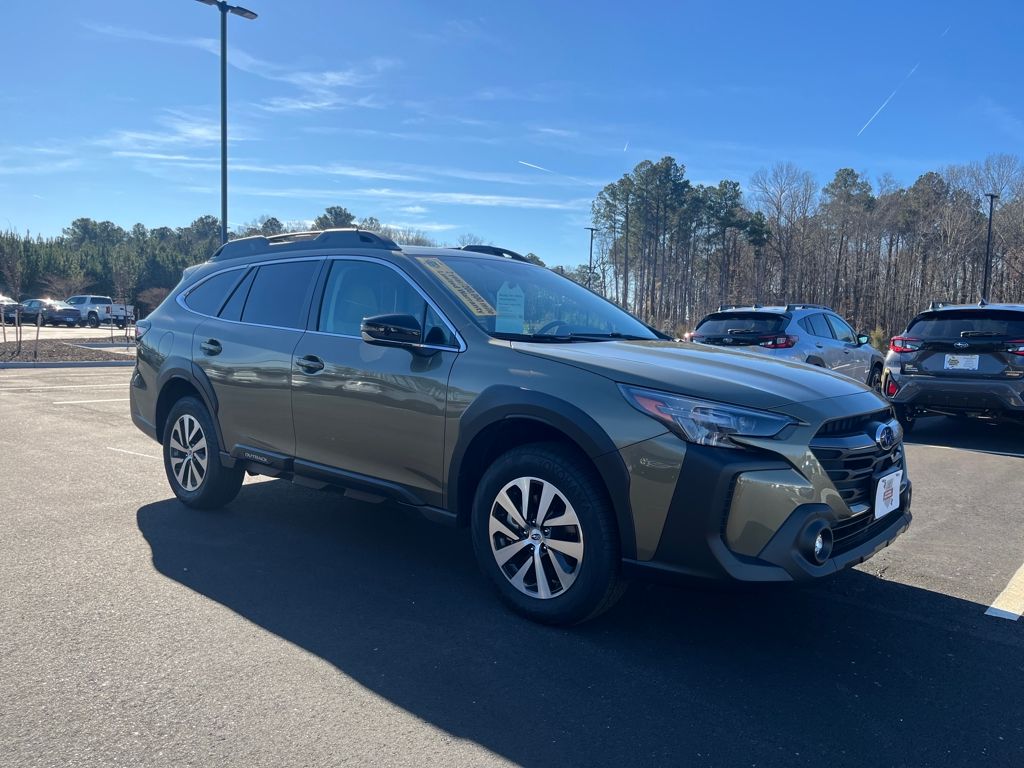 2025 Subaru Outback Premium's photo