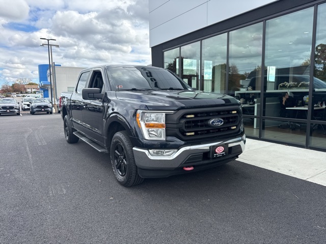2021 Ford F-150 XL's photo