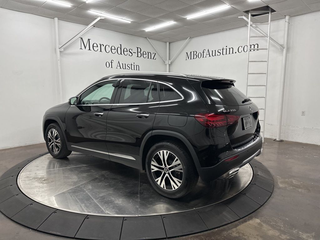 2025 Mercedes Benz GLA 250 photo 5