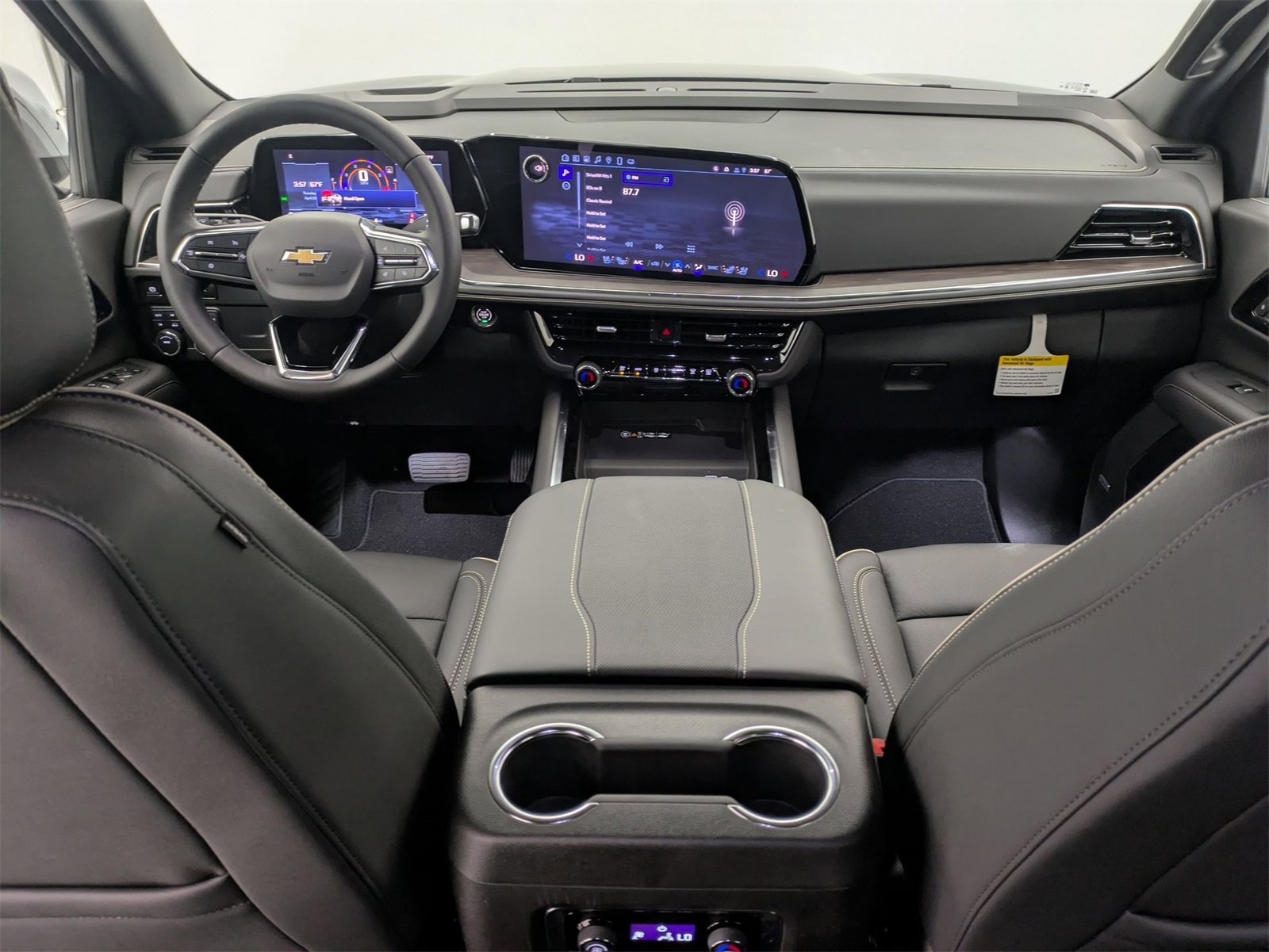 2025 Chevrolet Suburban Premier photo 15