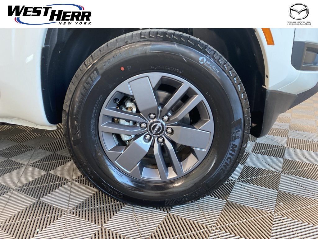 2025 Nissan Frontier SV photo 13