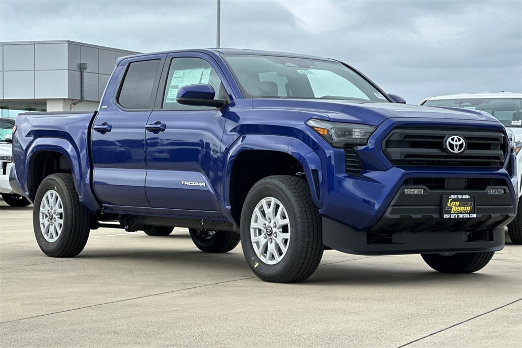 2025 Toyota Tacoma SR5 Double Cab photo 2