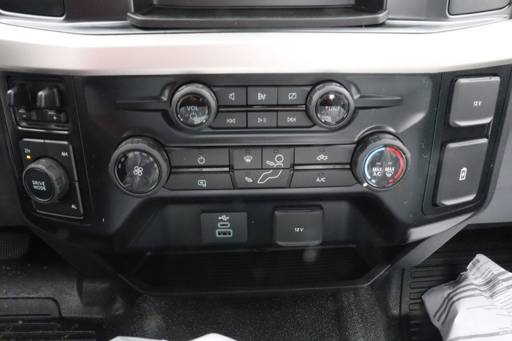 2025 Ford F-550 photo 10