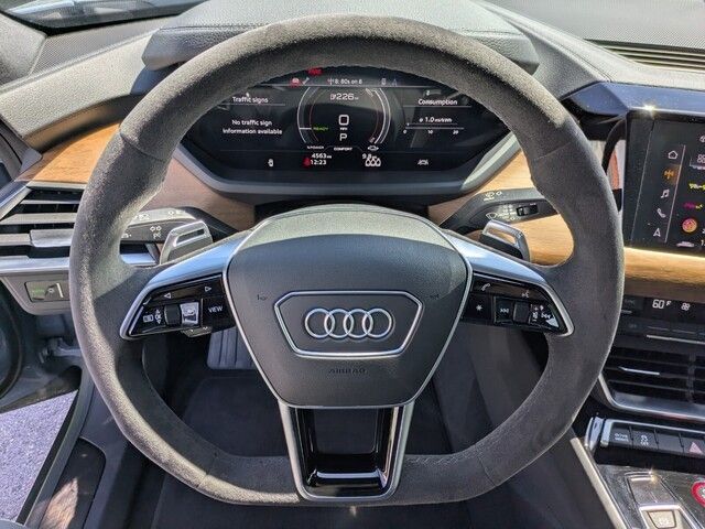 2023 Audi e-tron GT Premium Plus photo 20