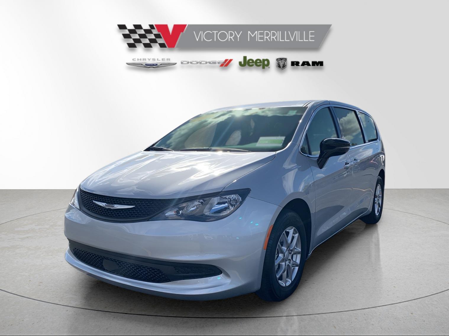 2026 Chrysler Voyager LX's photo