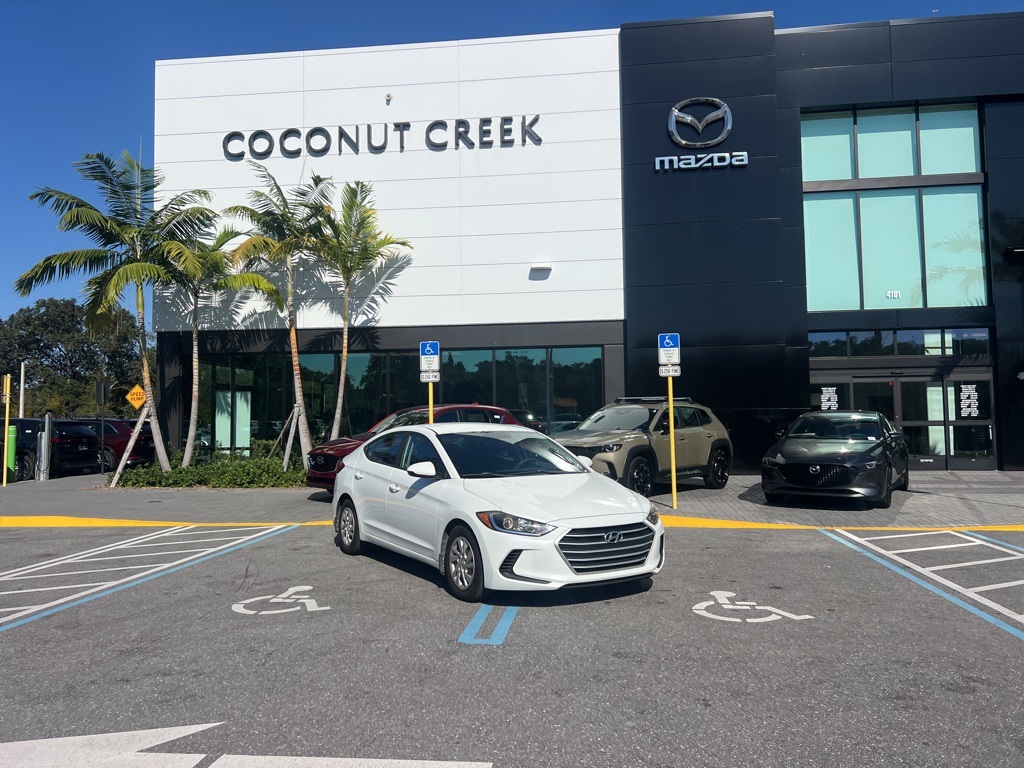 Used 2018 Hyundai Elantra SE with VIN 5NPD74LF9JH300404 for sale in Coconut Creek, FL